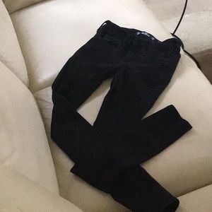 Girls Hollister jeans. W23 L30. Black